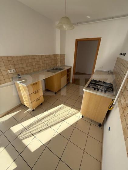Apartament cu 3 camere decomandat în Avantgarden
