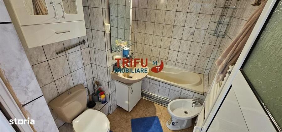 Apartament cu 3 camere decomandat în Tolstoi