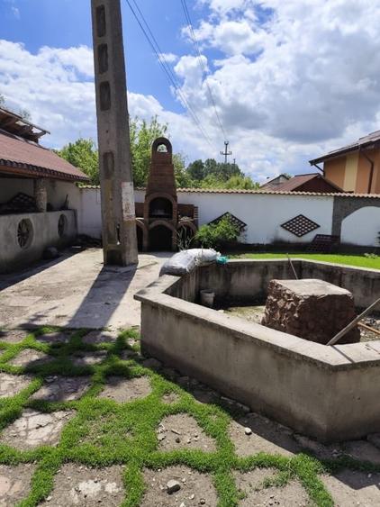 Casă individuală cu 5 camere cu Canalizare în Balș