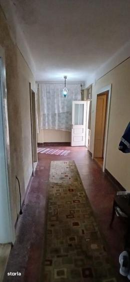 Casă cu 4 camere cu Teren 1315 Mp în Mănăstireni