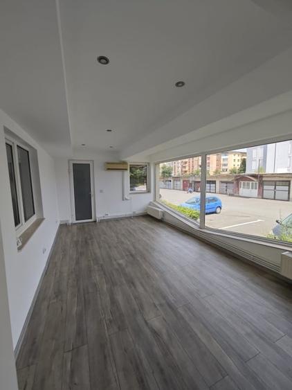 Apartament spațios,de vanzare, 3 camere, 98 mp, zona Petru Rares - 10