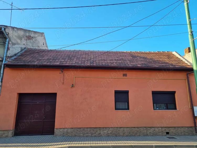 Casă cu 3 camere cu Teren 166 Mp în Central