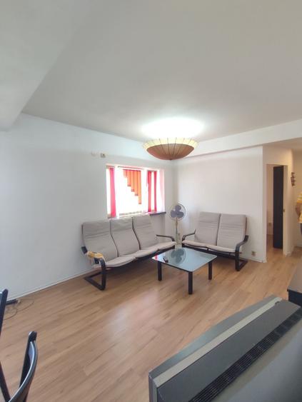 Garsonieră semidecomandată în Gara de Nord