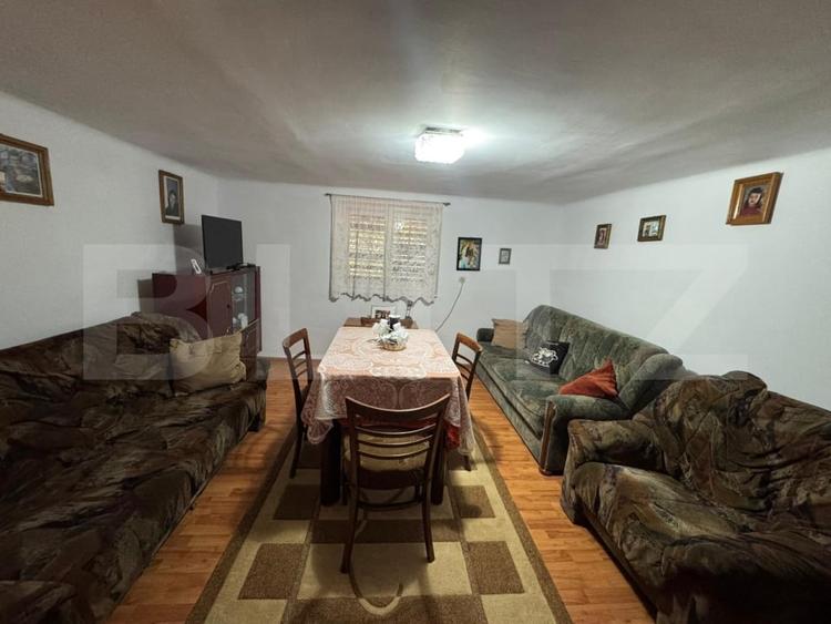 Casă individuală cu 6 camere cu Garaj în Hunedoara
