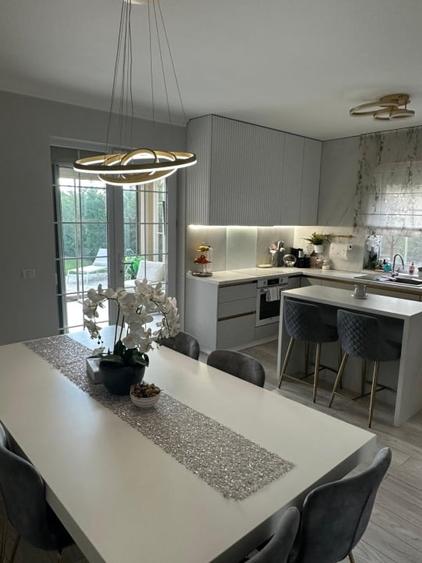 Duplex cu 5 camere cu Teren 350 Mp în Giroc