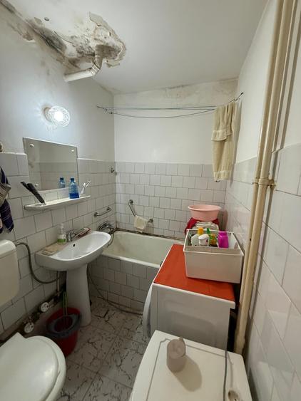 Apartament cu 2 camere semidecomandat în Giurgiului
