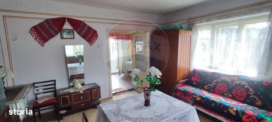 Casă cu 3 camere cu Teren 1361 Mp în Gârdani