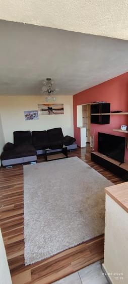 Apartament cu 4 camere semidecomandat în Confecții