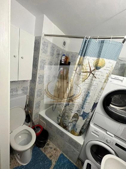 Apartament cu 2 camere semidecomandat în P-ța Doina