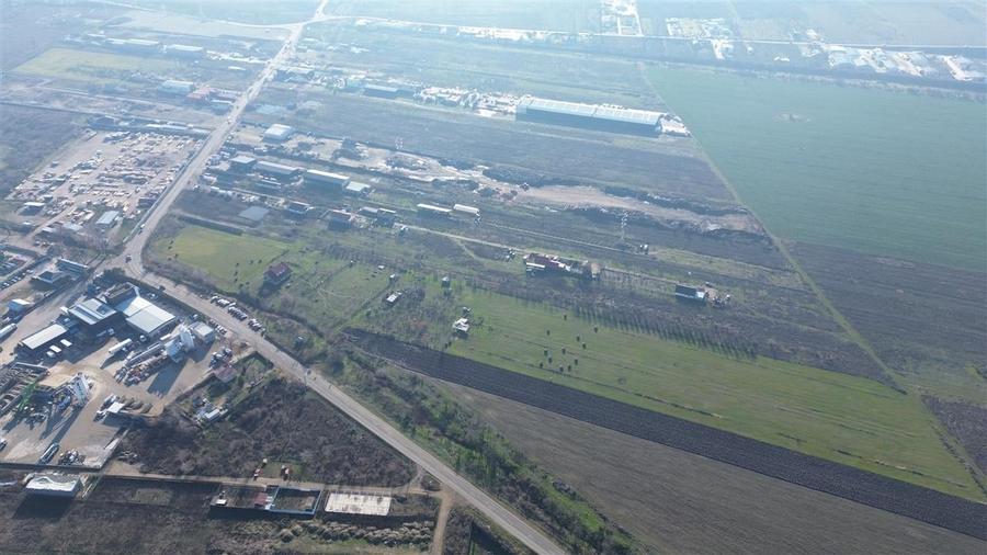 Teren Construcții extravilan de 11756 mp, în Vest