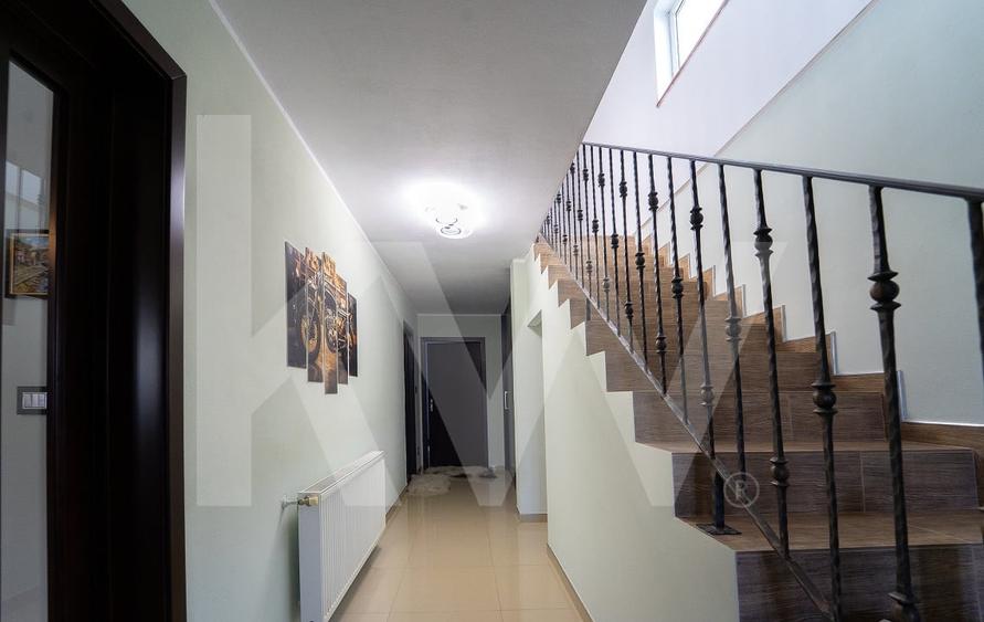 Casă individuală cu 5 camere cu Canalizare în Cristian