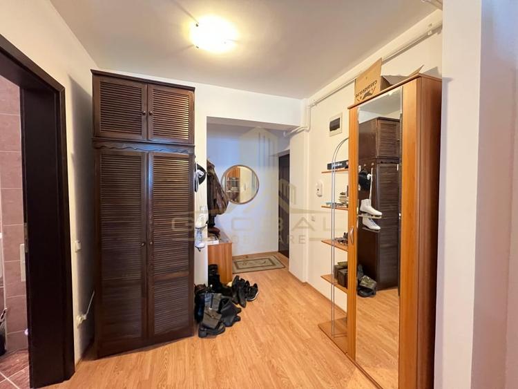 Apartament cu 2 camere semidecomandat, mobilat în Bună Ziua