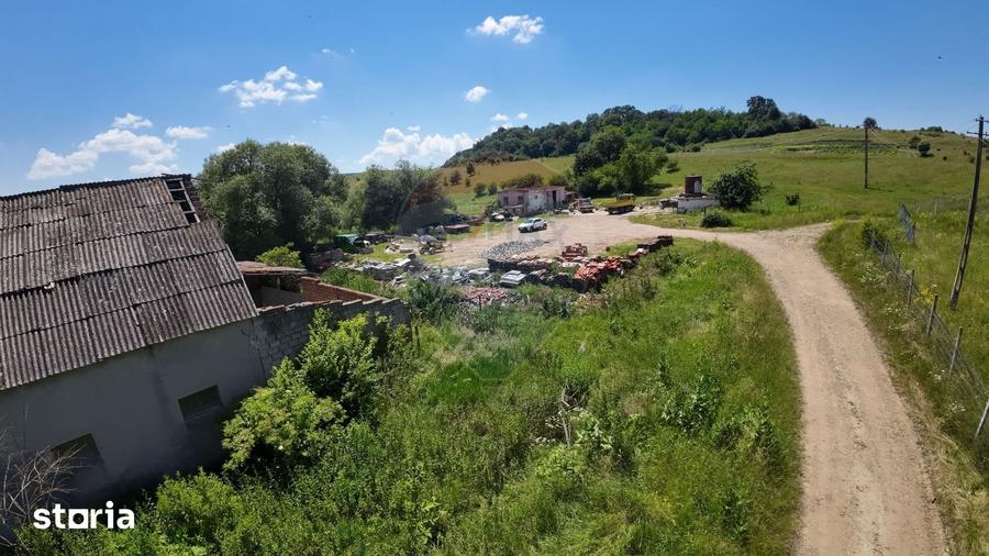 Teren de 2463 mp, în Daneș