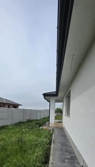 Casă individuală cu 4 camere cu Teren 528 Mp în Tamași