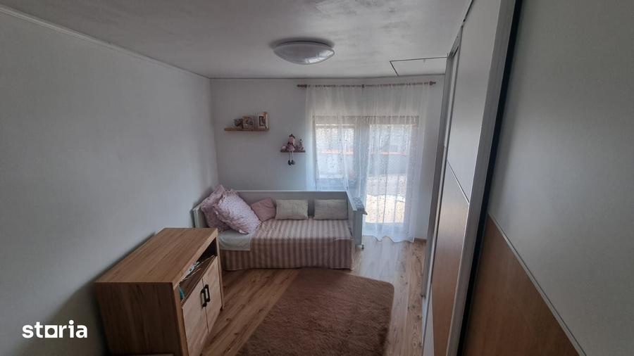 Casă cu 4 camere cu Teren 175 Mp în Central