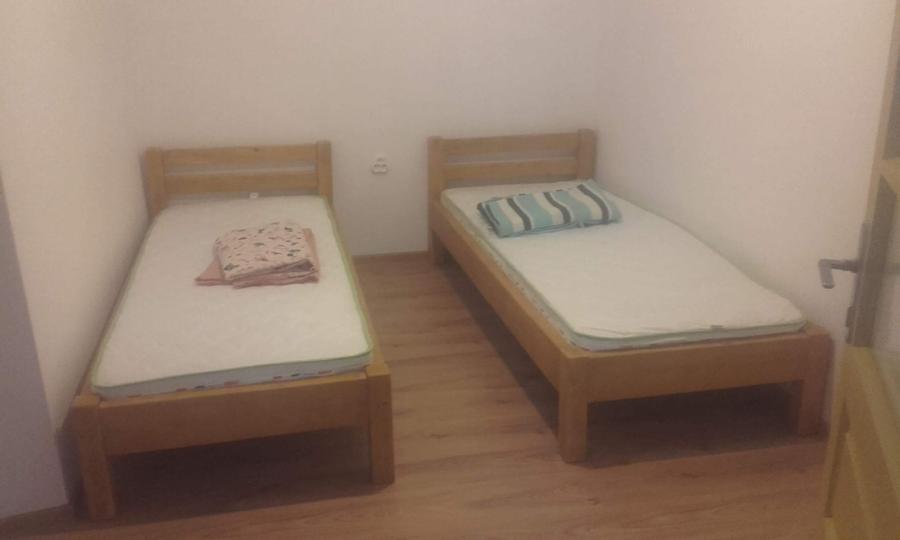 Casă individuală cu 4 camere cu Teren 850 Mp în Central