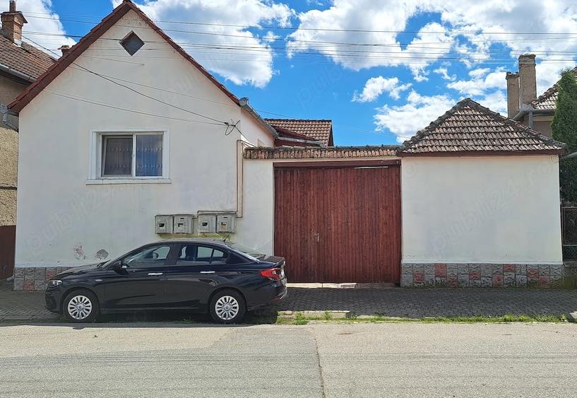 Casă cu 3 camere cu Teren 479 Mp în Central