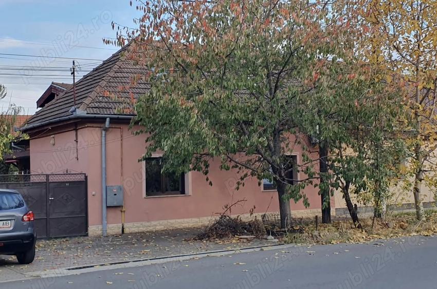 Casă cu 6 camere cu Teren 250 Mp în Aradul Nou