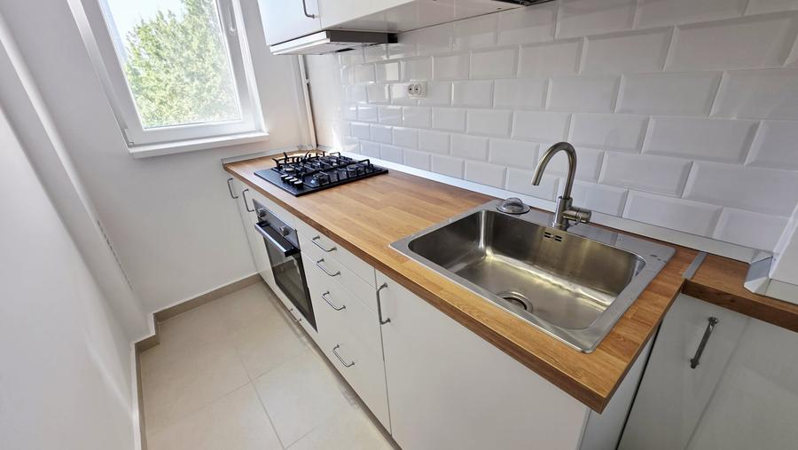 Apartament cu 2 camere decomandat, mobilat în Berceni