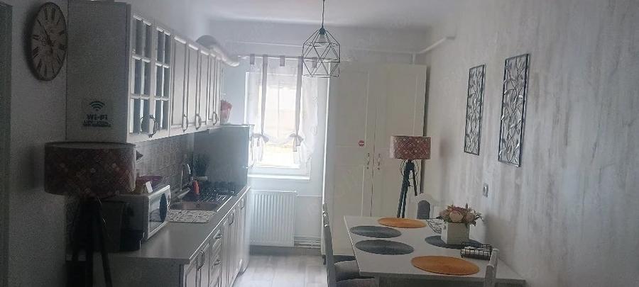 Apartament cu 2 camere decomandat în Eroilor