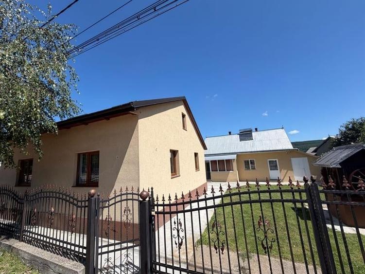 Casă individuală cu 4 camere cu Teren 2400 Mp în Măriței