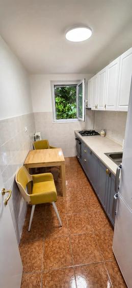 Apartament cu 2 camere semidecomandat în Victoriei