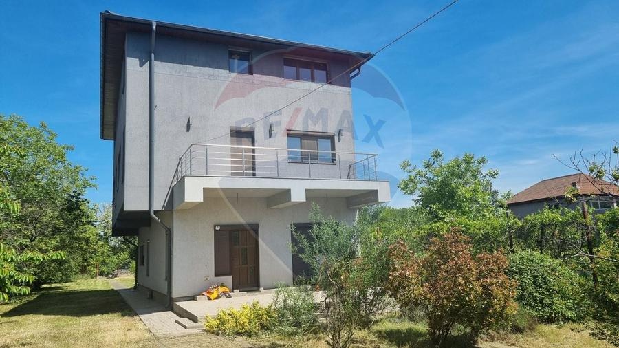 Casă individuală cu 5 camere cu Teren 2436 Mp în Alexandriei