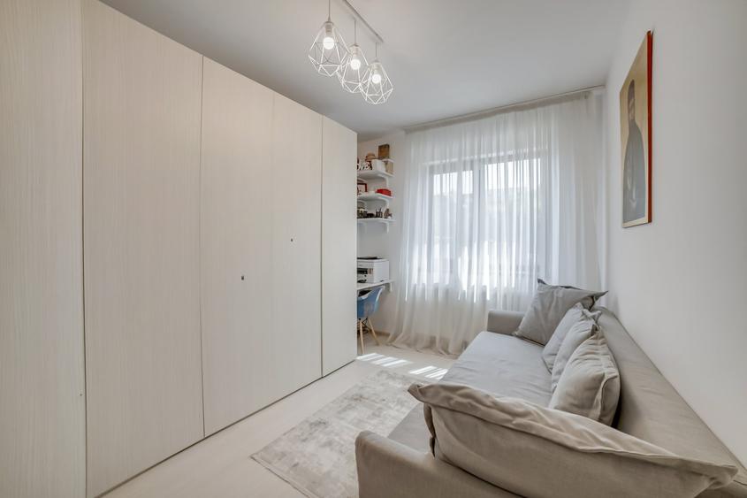 Apartament cu 4 camere decomandat, mobilat în Sisești