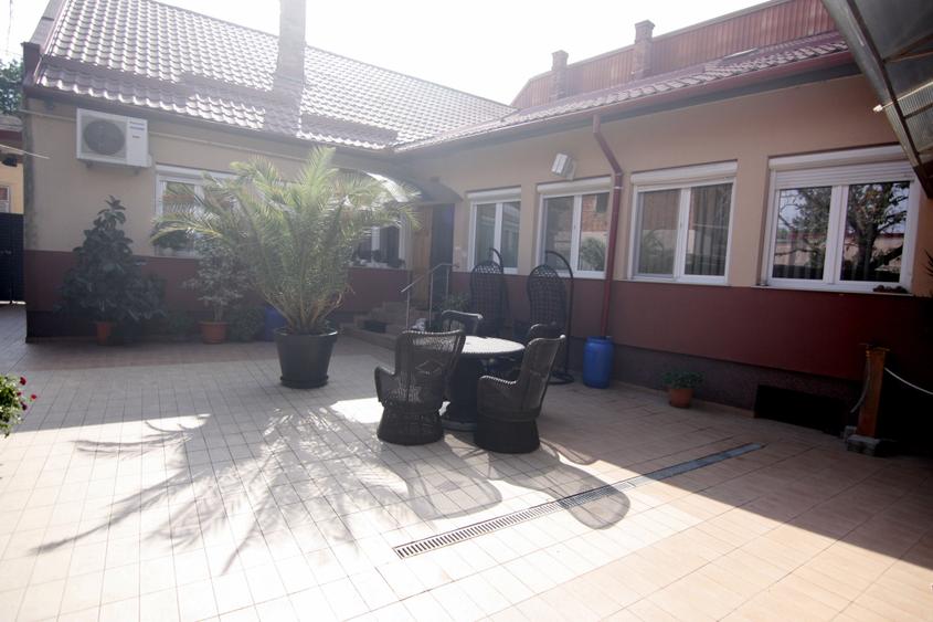 Casă individuală cu 5 camere cu Canalizare în Ultracentral