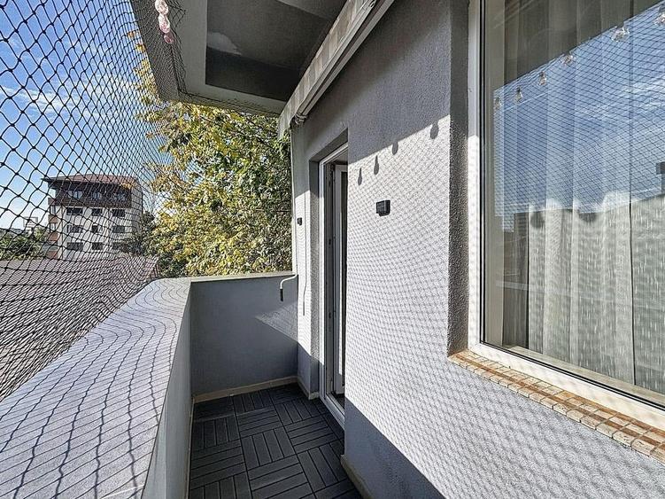 Apartament cu 3 camere semidecomandat în Gorjului
