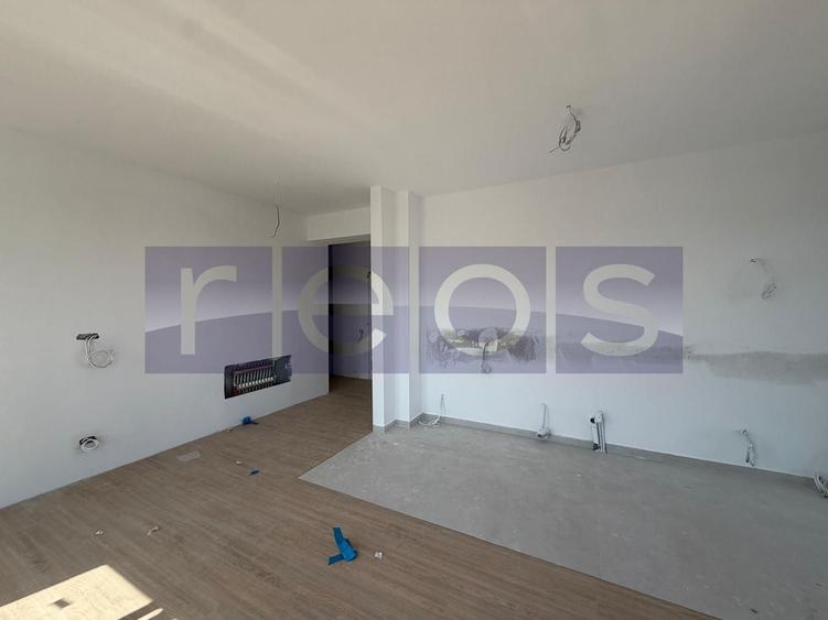 Apartament cu 4 camere, mobilat în Central