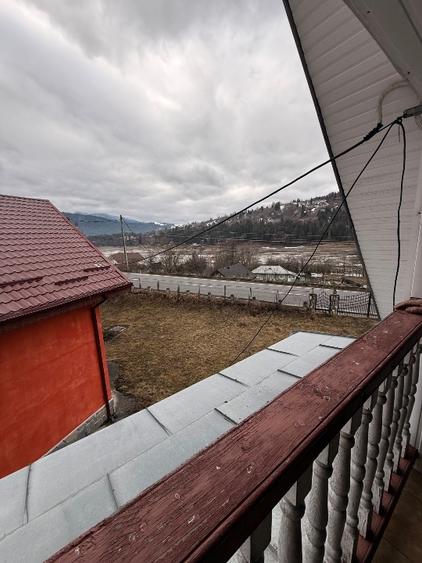 Casă individuală cu 5 camere cu Garaj în Hangu