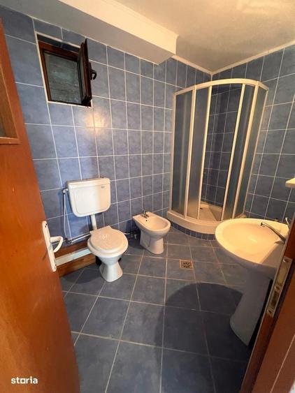 Casă cu 4 camere în Aurești