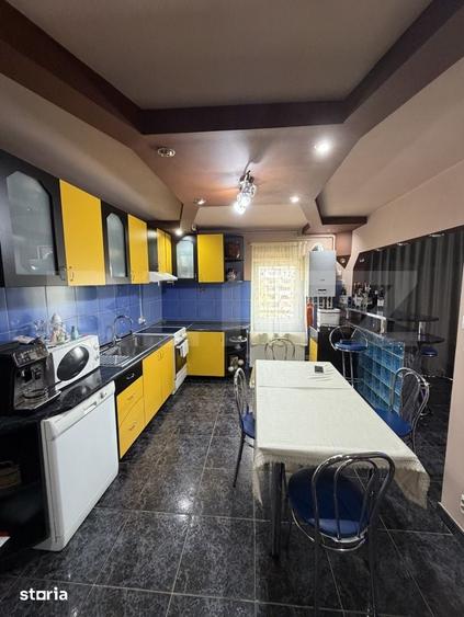 Apartament cu 4 camere în Micro 16