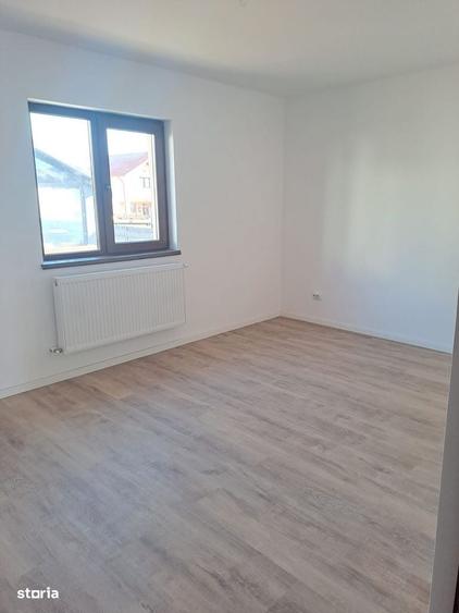 Casă cu 4 camere cu Teren 400 Mp în Central