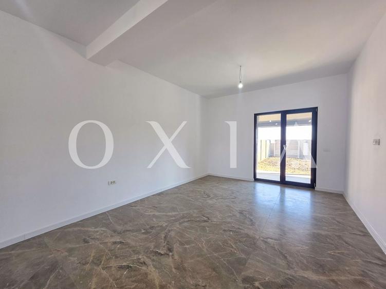 Duplex cu 4 camere cu Canalizare în Moșnița Nouă