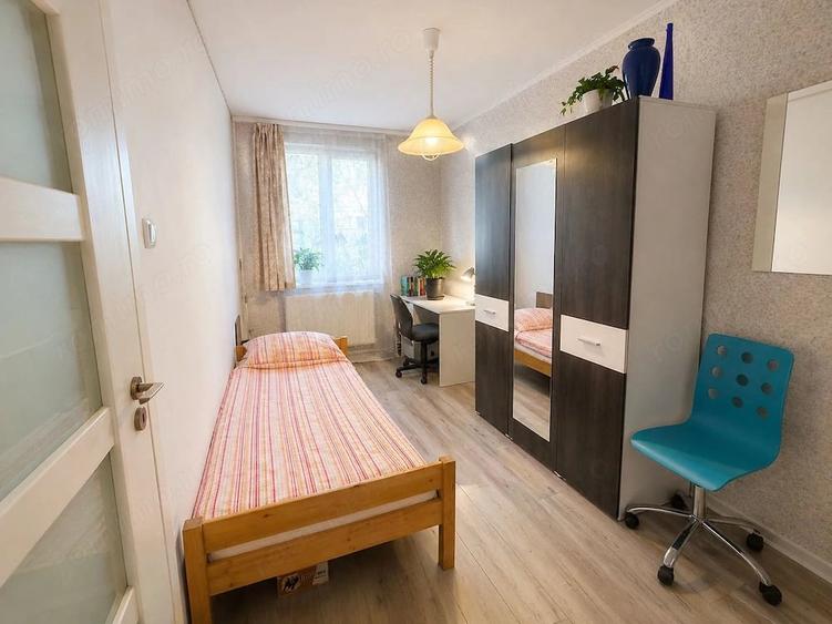 Apartament cu 3 camere semidecomandat în Central