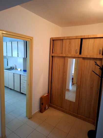 Apartament cu 2 camere decomandat în Calea București
