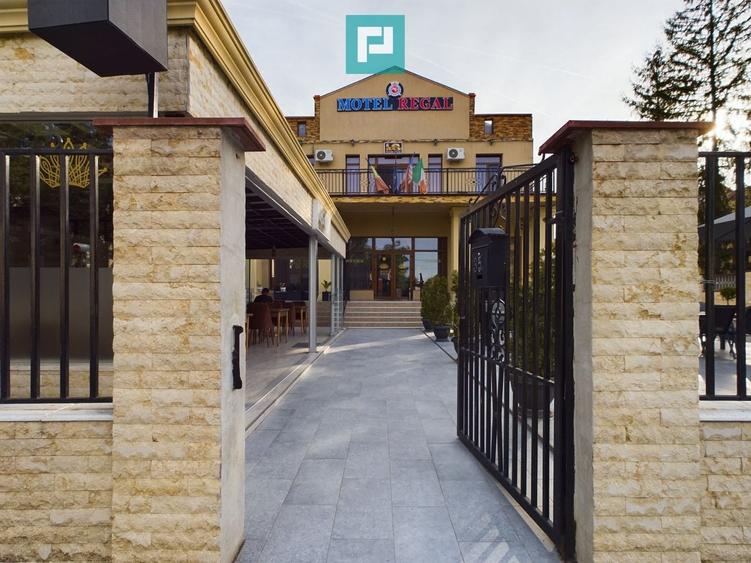 Casă individuală cu 7 camere cu Teren 400 Mp în Ultracentral