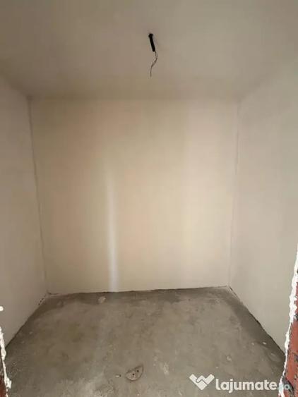 Casă cu 4 camere cu Teren 400 Mp în Săsar