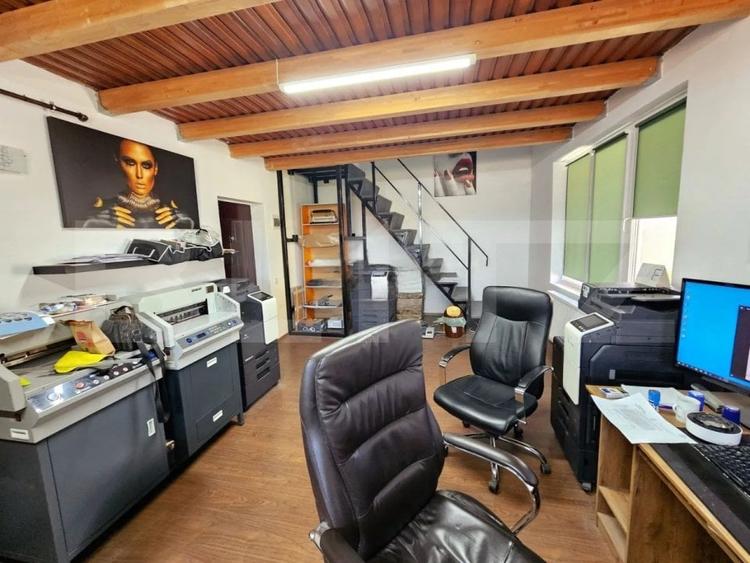 Apartament cu 4 camere decomandat în Cetate