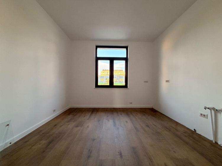 Apartament cu 5 camere decomandat în Floreasca