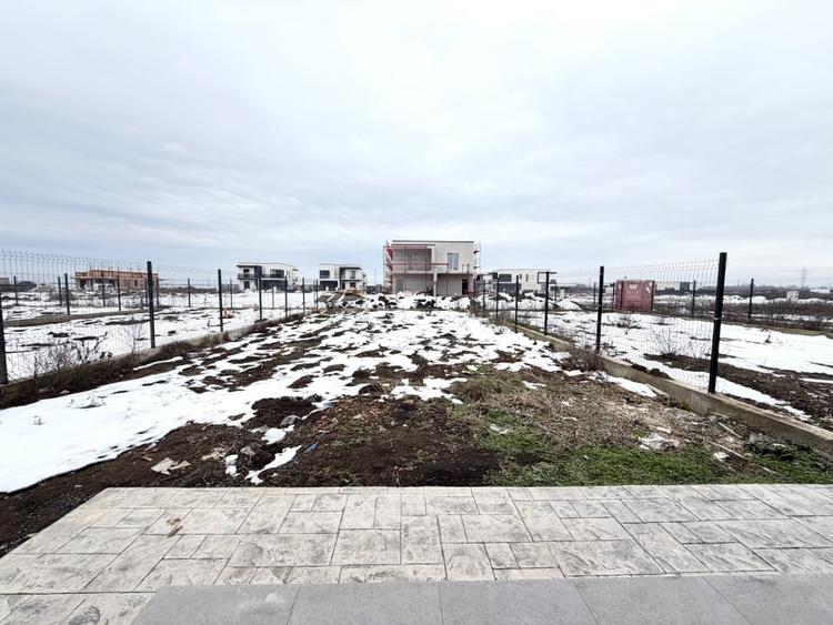 Duplex cu 4 camere cu Canalizare în Covaci