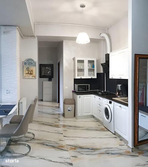 Apartament cu 3 camere decomandat în Central