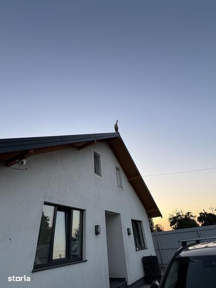Casă cu 6 camere cu Teren 1500 Mp în Girov