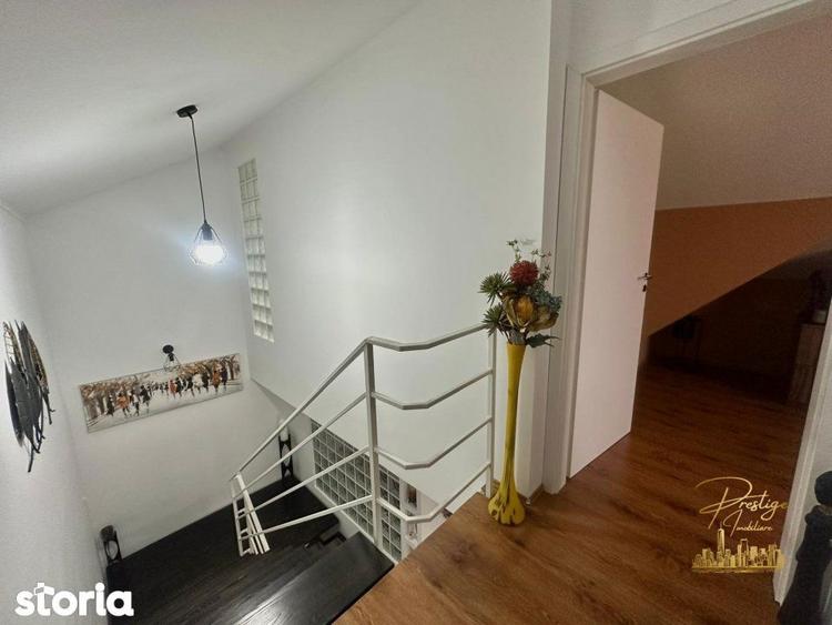 Casă cu 4 camere cu Canalizare în Sântandrei