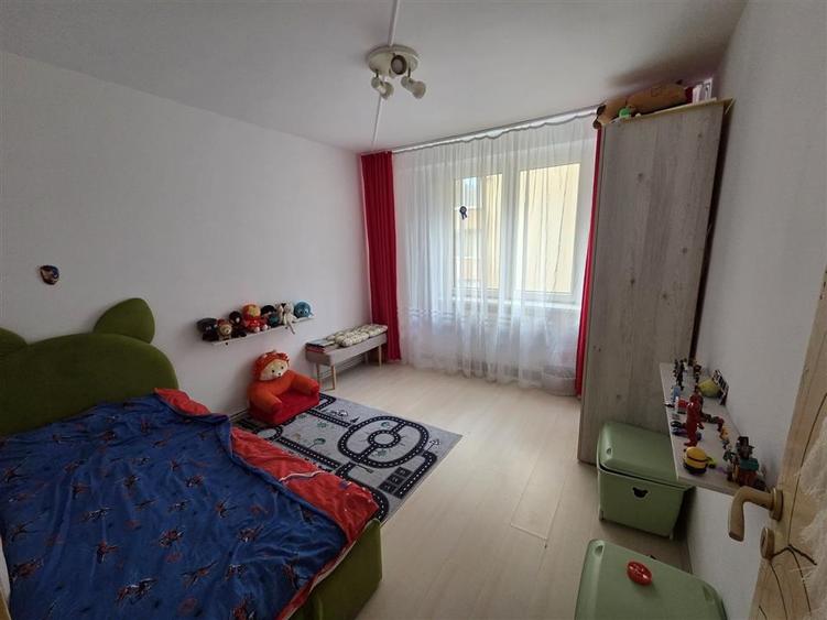 Apartament cu 2 camere semidecomandat, mobilat în Griviței