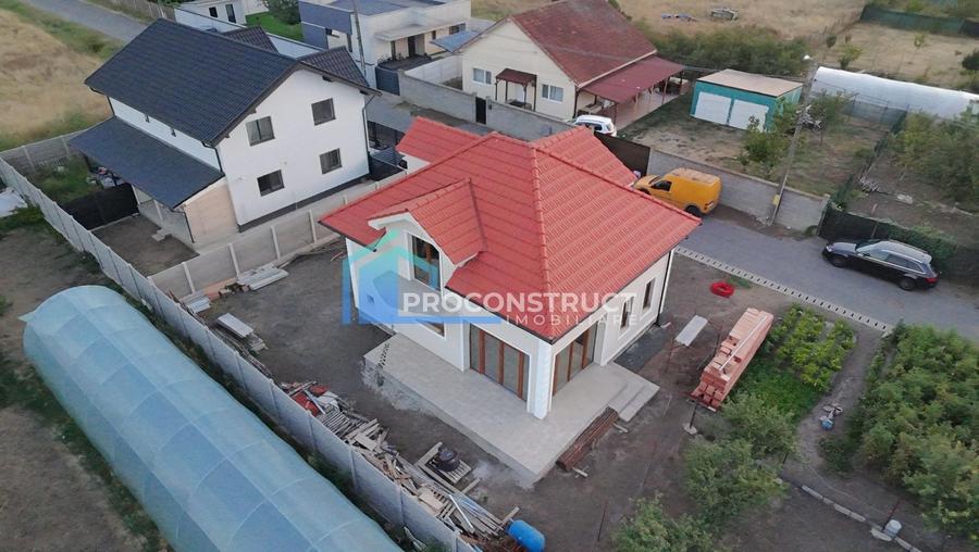 Casă individuală cu 4 camere cu Canalizare în Sânandrei