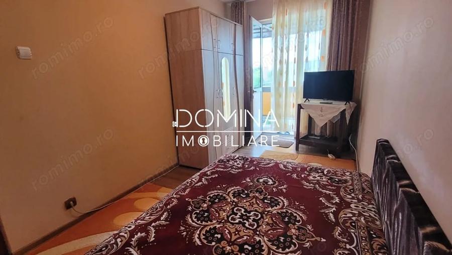 Apartament cu 3 camere semidecomandat în Plopilor