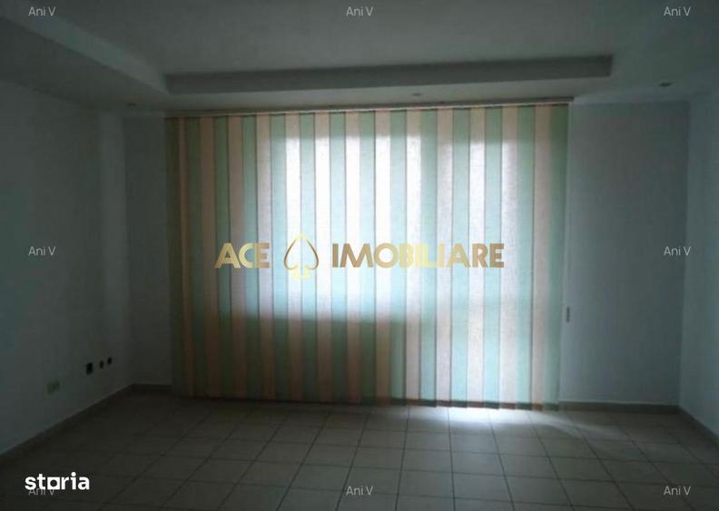 Casă cu 6 camere cu Teren 220 Mp în Vitan